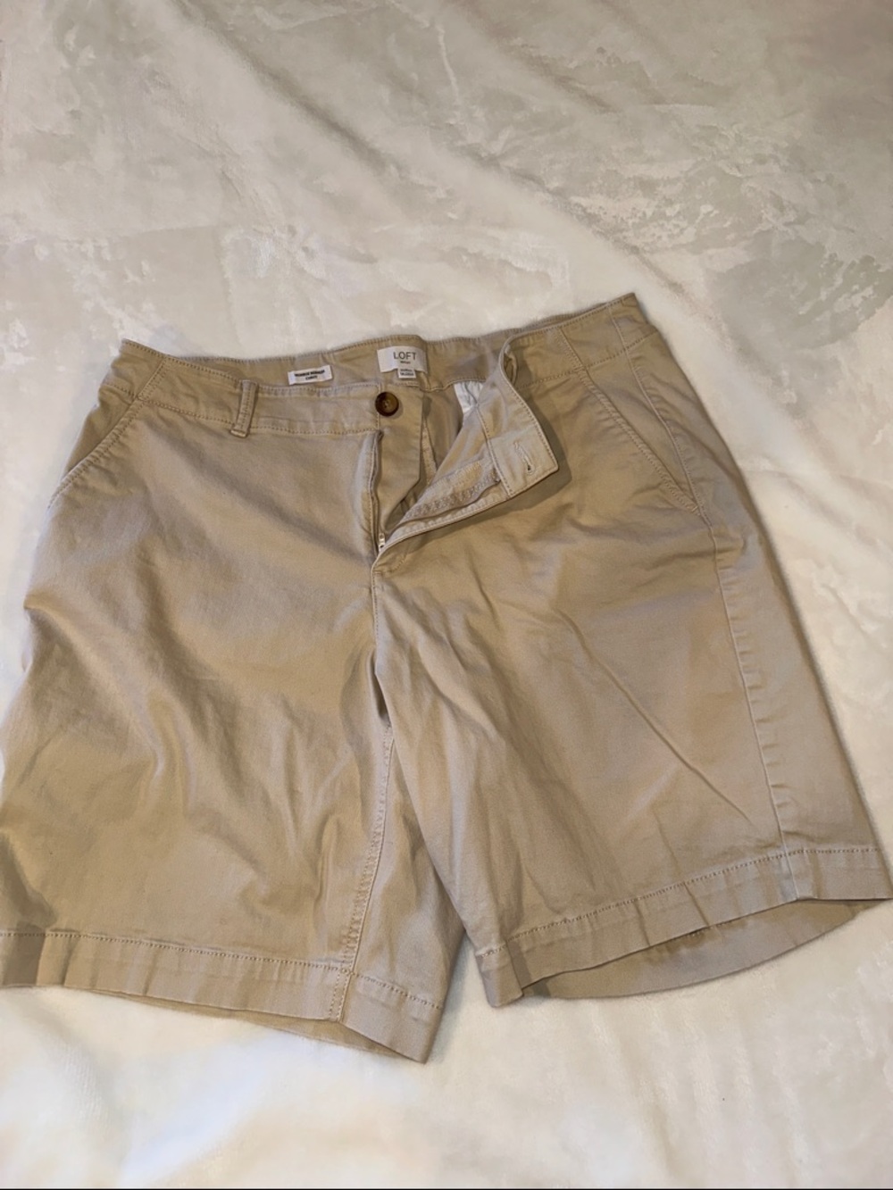 LOFT Men's Tan Flat-Front Cotton Shorts